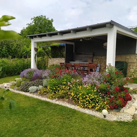 Hébergement de vacances Doka Haz *